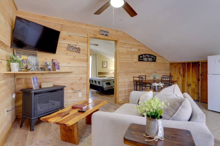 Hike, Fish & Unwind: Pet-Friendly Sevierville Gem! in Sevierville, TN