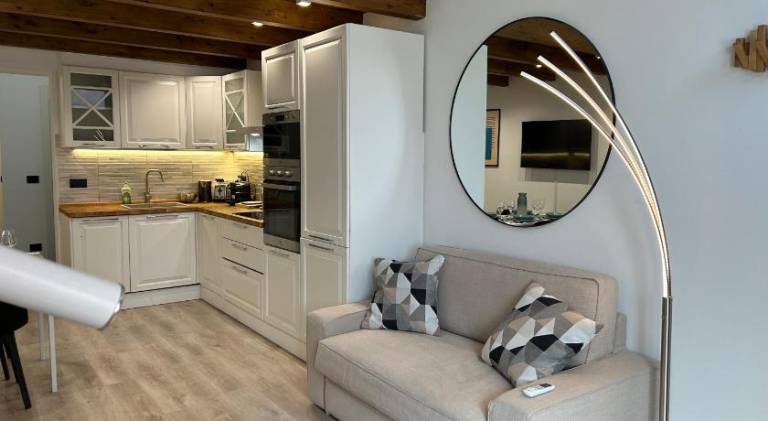 Holiday apartment with 2 rooms for 5 persons in Bol