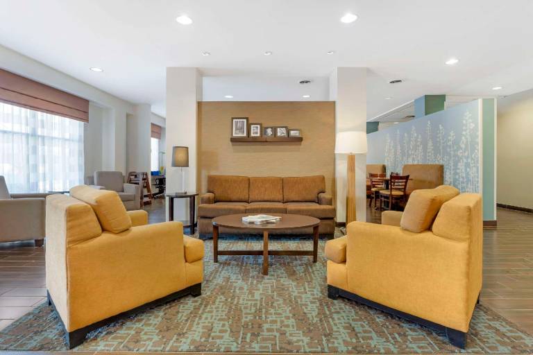 Sleep Inn & Suites Cumberland-LaVale — photo 2