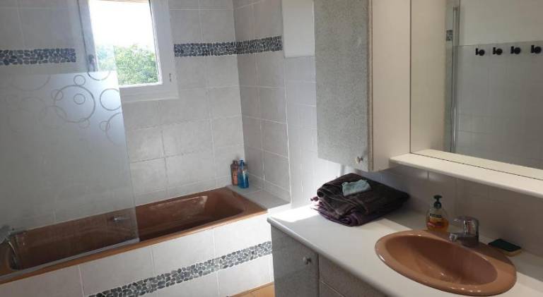 Chambre au calme avec cuisine equipee sur demande en supplement — photo 2