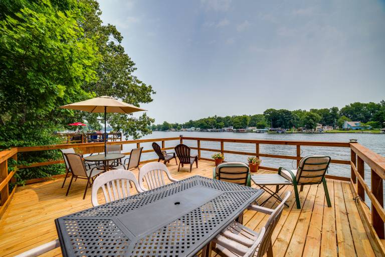 Lakefront Cottage w/ Deck Near Indiana Beach! in Indiana