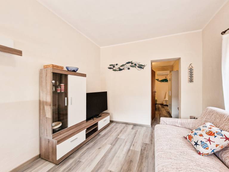 Apartment with patio | Mountain view — photo 5