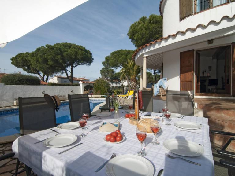 Fully equipped villa with private pool, grill & garden | Close to the beach | Pets allowed — photo 4