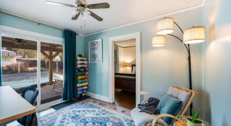 Quaint Cottage in heart of LYH - POOL with HOT TUB! in Lynchburg, VA