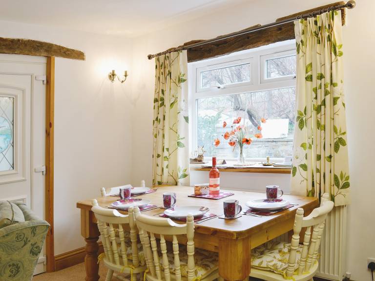 Family-oriented beautiful cottage with terrace & yard | Pets allowed — photo 3