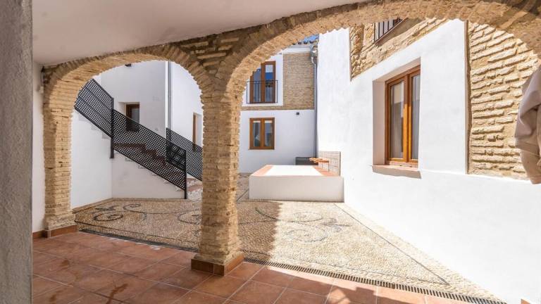 Apartment with pool & terrace | Near Mosque–Cathedral of Córdoba | Suitable for remote work — photo 5