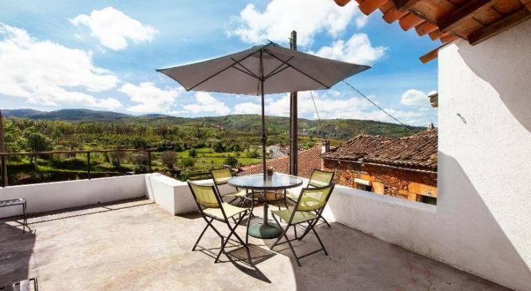 Vacation home with terrace | Pets allowed — photo 3