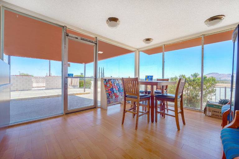 Mojave Hotel — photo 2