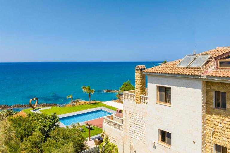 Villa  Pomos