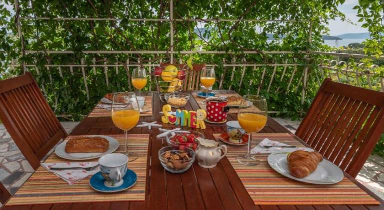 Unique Beachfront APT with Garden & Grill, near Trogir — photo 5