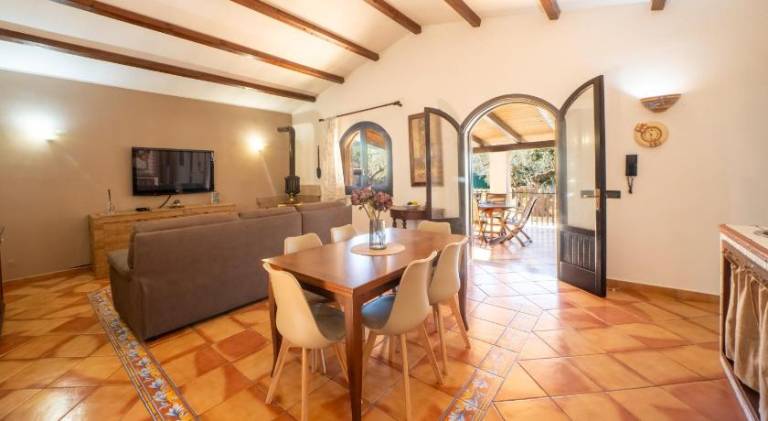 Villa with pool | Pet-friendly — photo 5