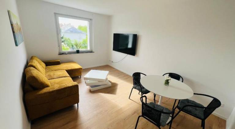 Rental apartment with BBQ & patio — photo 2