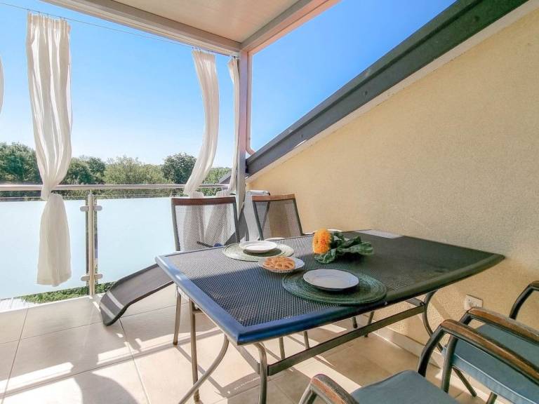 Beautiful holiday apartment with grill | Pets allowed in Novigrad