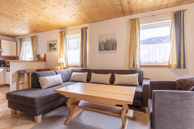 Chalet with pool, terrace & garden | Next to the ski | Pet-friendly — photo 2
