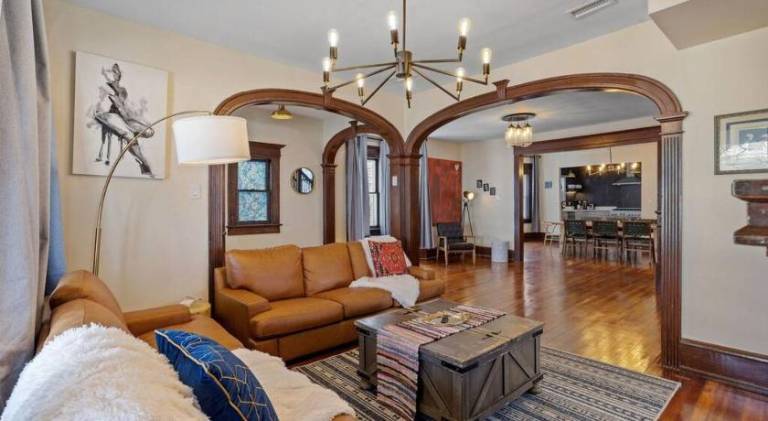 AC 9 BR 4BA Victorian Manor - 1 Block to Beach in Pleasantville, NJ