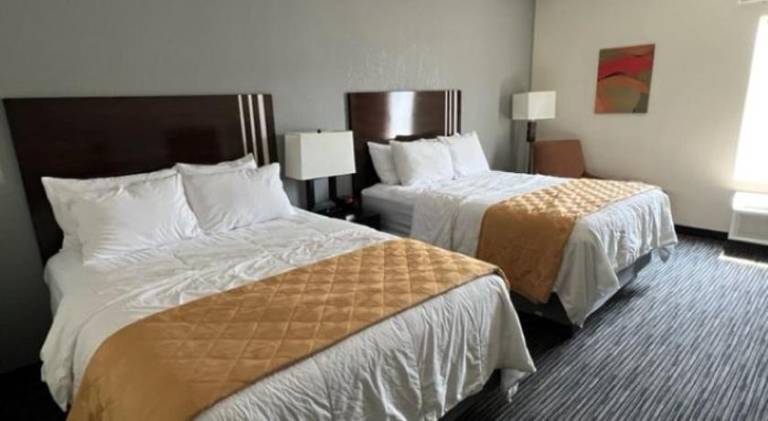 American Inn and Suites Houghton Lake — photo 2