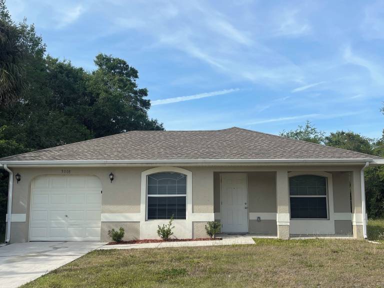 House Lehigh Acres