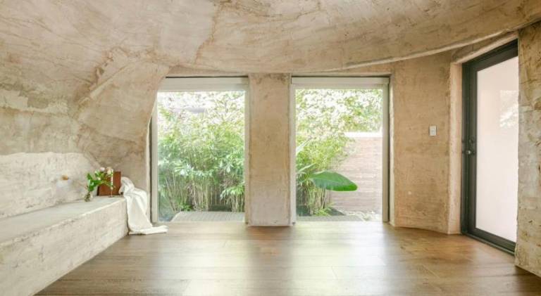 House | Next to Design District — photo 3