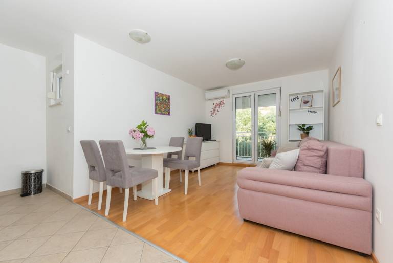 Apartment with fast internet | City view — photo 3