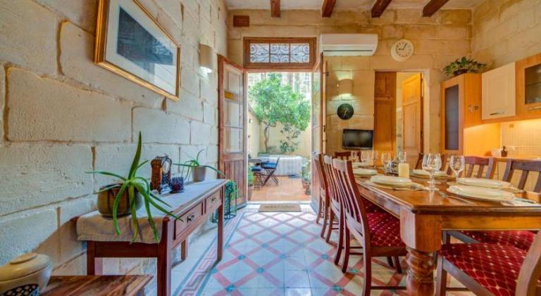 Vacation home with 3 rooms for 10 persons in St. Julian's