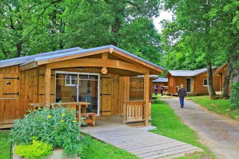 Children-friendly chalet with terrace, jacuzzi & barbeque | Pets are welcome — photo 3