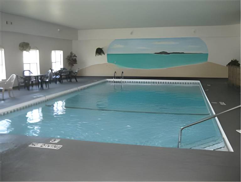 Iron Mountain Inn & Suites MI US 2 — photo 4