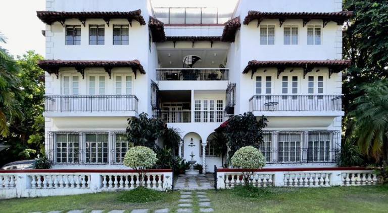 MiraNamin Nest BANABA - Garden View Suite in Historic Home - Bathtub, Luxury Indoor Plunge Pool, Gue — photo 5