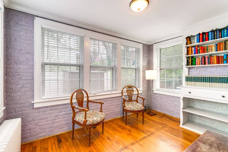1 Mi to Dtwn Roanoke: Home w/ Yard & Mtn View! — photo 4