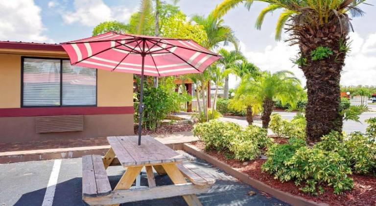 Knights Inn - Port Charlotte FL — photo 5