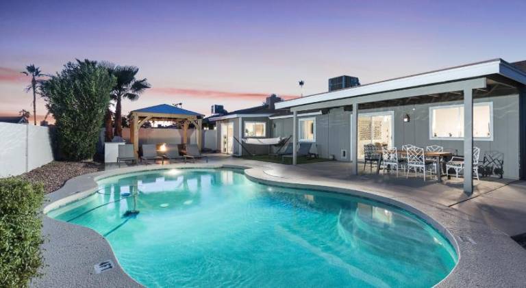 Wonderful vacation home with pool | Pet-friendly in Phoenix, AZ