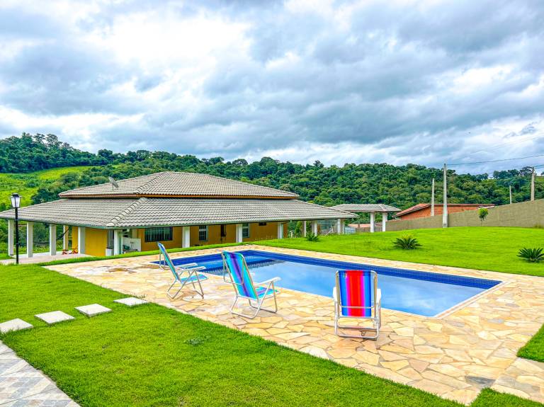 Lovely vacation home with terrace, private pool & yard | Dogs allowed — photo 5