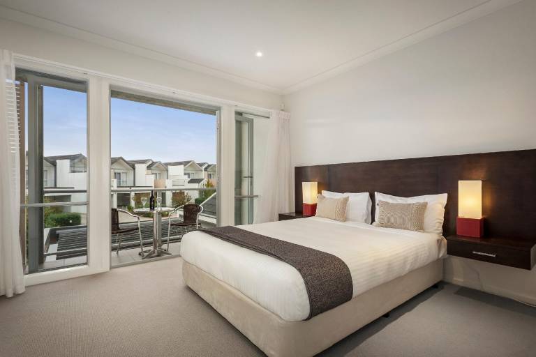 Serviced apartment  Point Cook