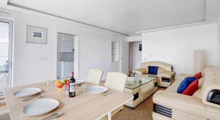 Suite Mitterand, Penthouse Parisien avec balcon — photo 5