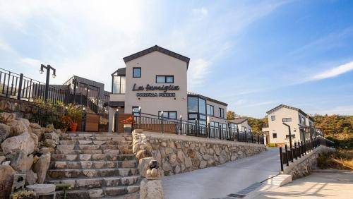 Gyeongju La Familia Pool Villa — photo 5