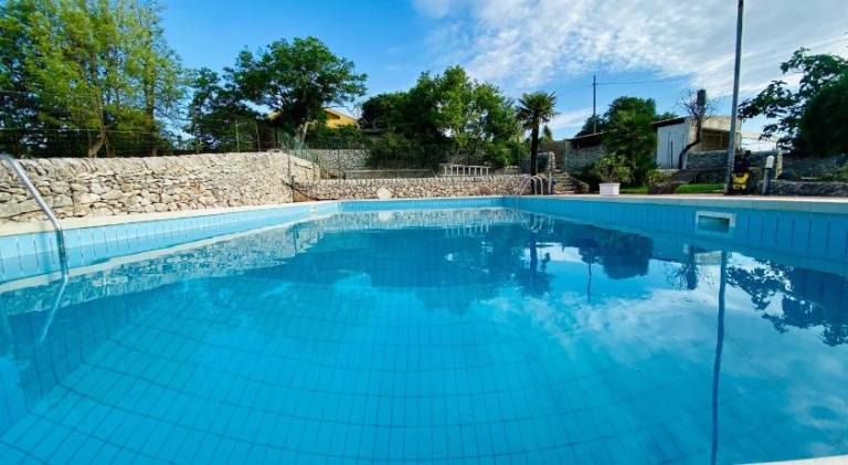 Wonderful vacation home with pool, garden & barbecue | Pet-friendly — photo 3