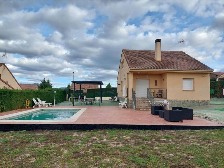 Children-friendly vacation home with garden, barbecue & pool | Garden view | Dogs allowed — photo 3