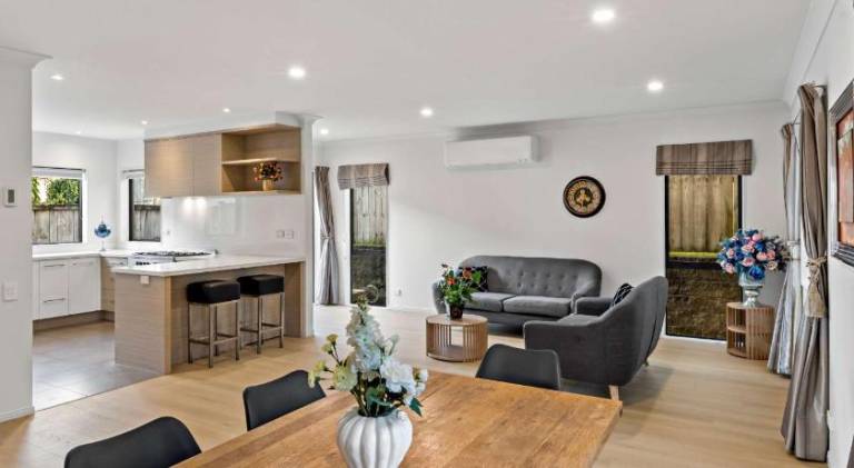 Big 5 bedrooms house with Prime location — photo 3