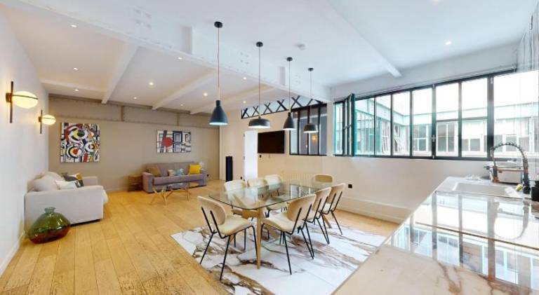 Holiday apartment with 3 rooms for 10 persons in Bagnolet