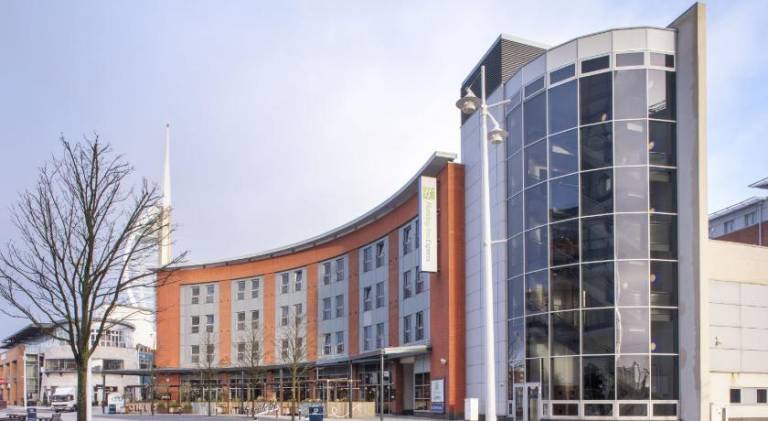 Holiday Inn Express Portsmouth Gunwharf Quays By IHG — photo 2