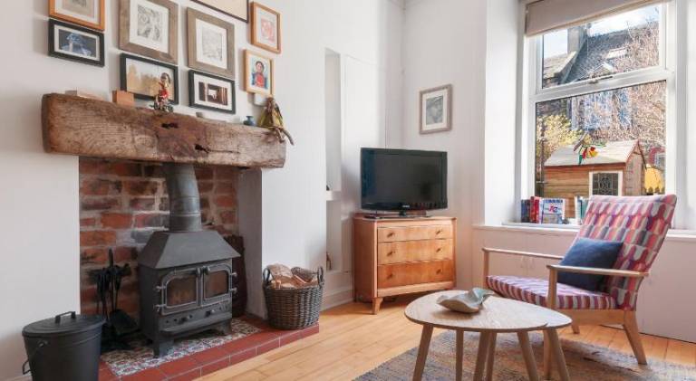 Rental apartment with terrace, barbeque & garden in Edinburgh