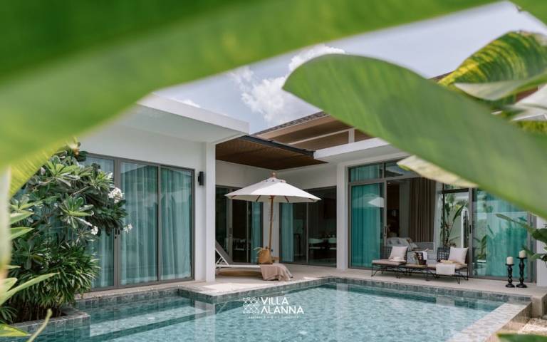 Villa  Bang Tao Beach