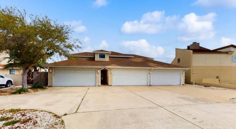 Beautiful house | Dogs allowed in Corpus Christi, TX
