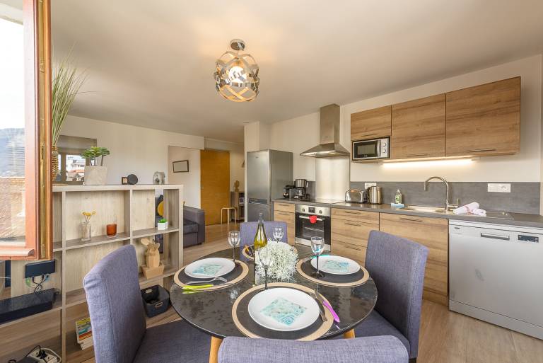 Family-oriented beautiful rental apartment | Mountain view | Beach nearby | Pets allowed — photo 2
