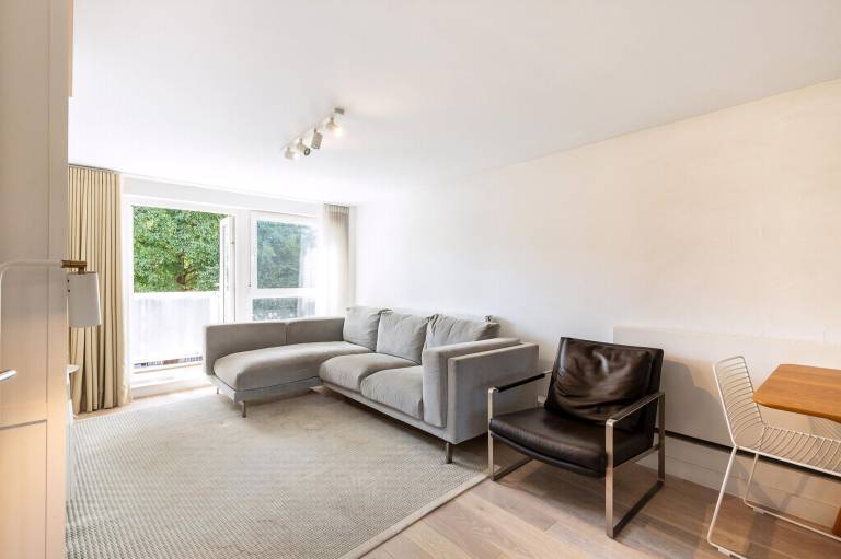 Belgravia Living Bright 2 Bed 1 Bath Flat