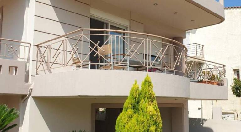 Villa with garden & patio in Aigialeia