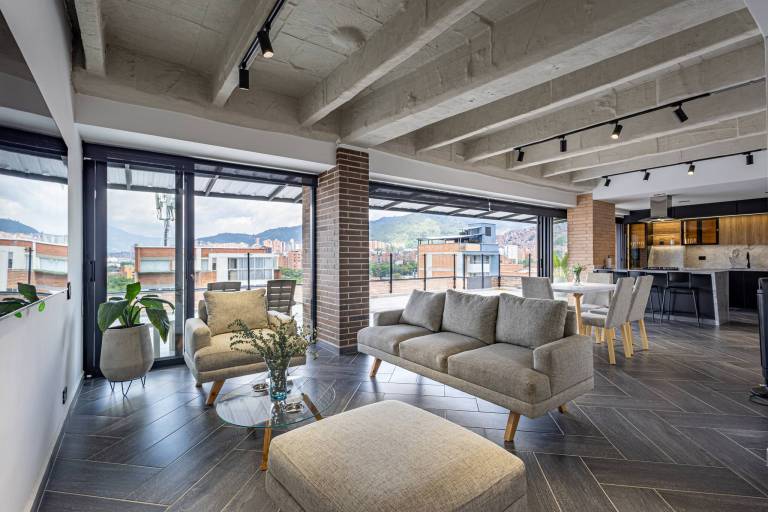 Grandioso Penthouse mit Panoramablick und Jacuzzi