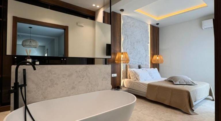 Serviced apartment with jacuzzi, terrace & garden in Paro