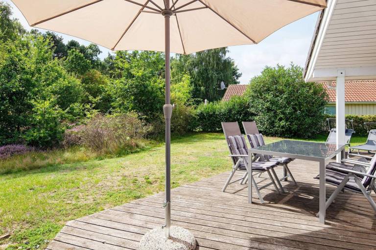 Vacation home with garden, terrace & jacuzzi | Close to the beach | Pet-friendly — photo 4