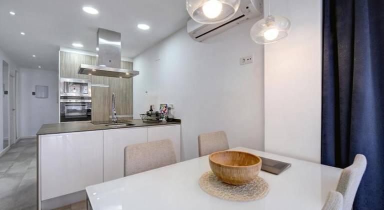 Apartment with pool — photo 3