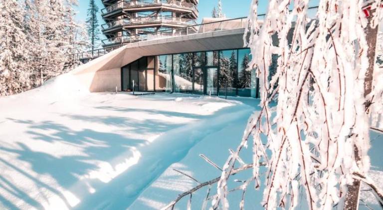 Family-friendly wonderful holiday apartment with hot tub & patio | Pets are welcome in Poprad